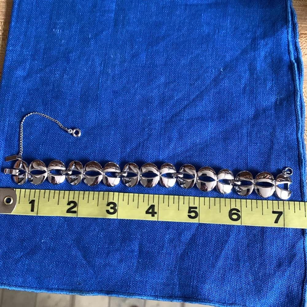 Monet Vintage Silver Link Bracelet - Picture 4 of 4